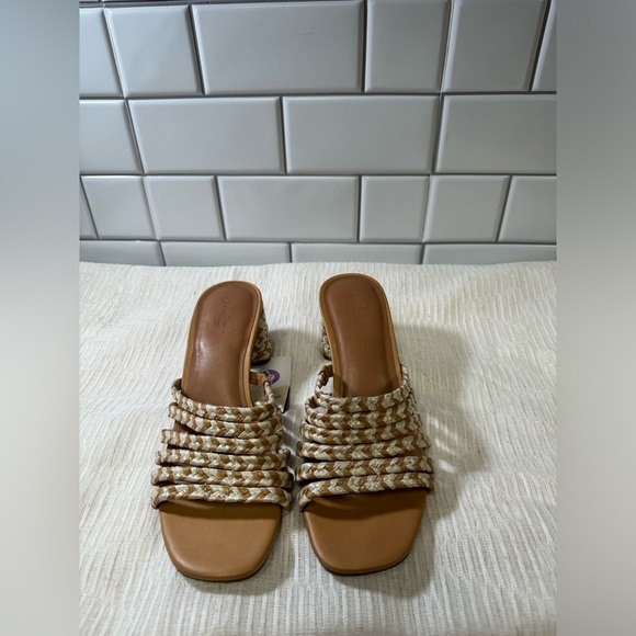 Universal Thread Boho Tan Heels - Picture 6 of 7